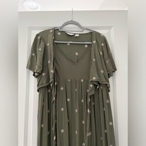 Seraphine Maternity dress. Nursing /breastfeeding friendly. Size large.